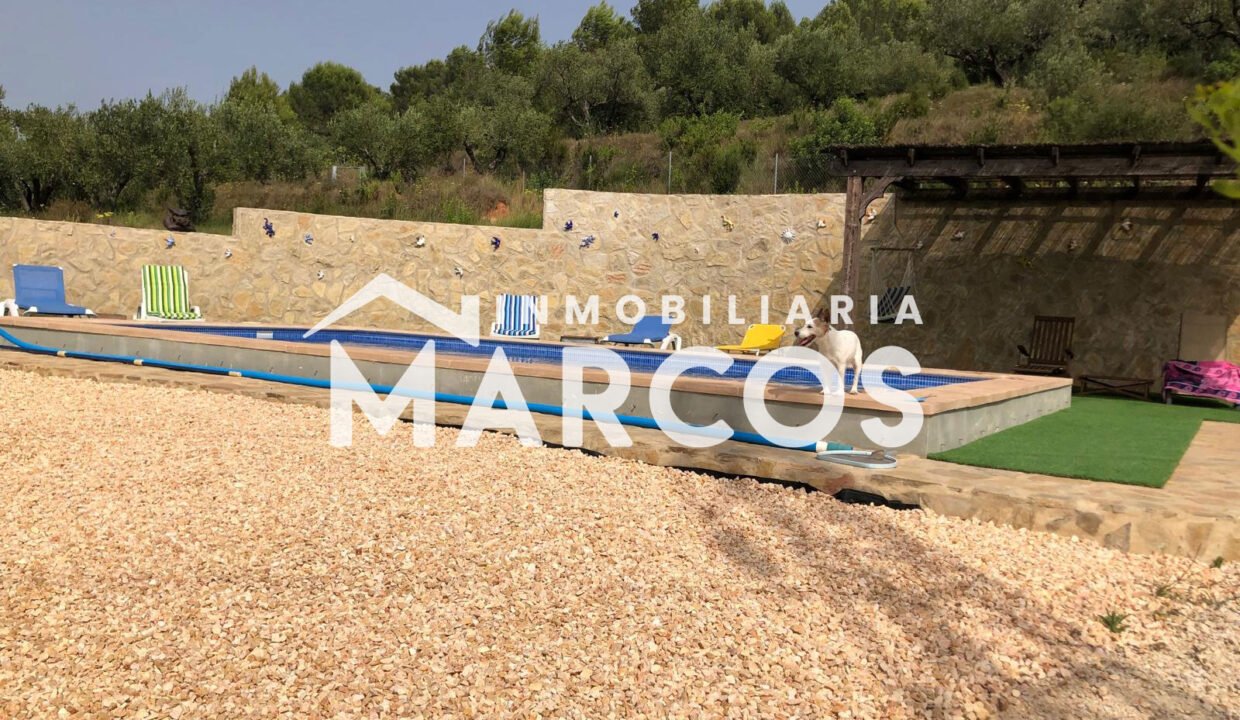 e6882f57-2698-4dba-b49a-79b390a76745